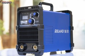 Сварочный аппарат RILAND  ARC 320DS
